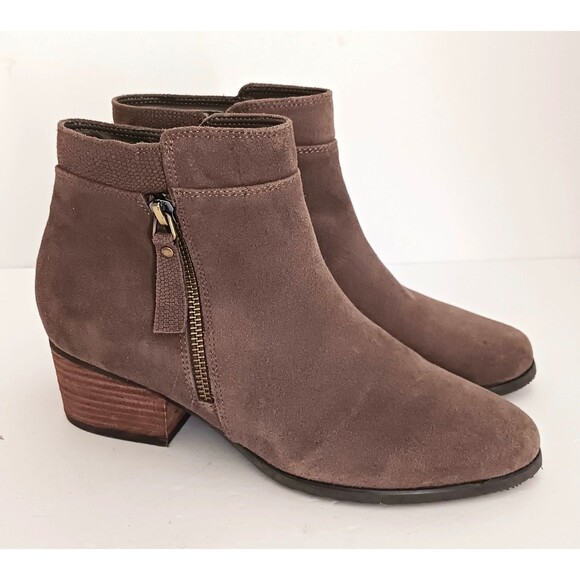 NEW Blondo Issac Waterproof Taupe Brown Suede Ankle Boot  Zip Wood Block Heel 8M - Picture 1 of 11
